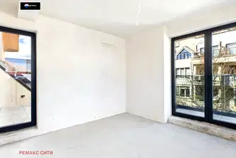 Многостаен апартамент в София, Красно село