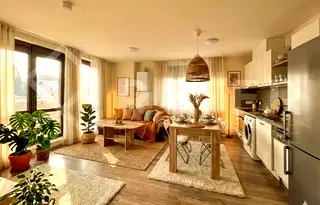 Просторен 4-стаен апартамент с панорамна гледка в Кръстова вада, София