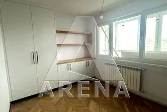 Просторен 4-стаен апартамент с две тераси в Кършияка, Пловдив
