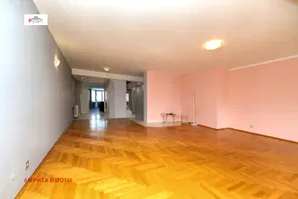 Многостаен апартамент в София, Лозенец
