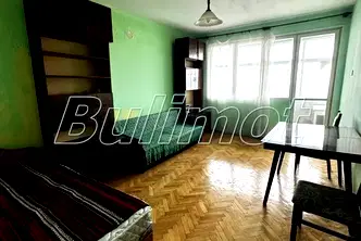 Четиристаен тухлен апартамент с морска панорама в Окръжна болница