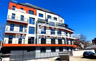 Просторен четиристаен апартамент с южно изложение в Овча купел