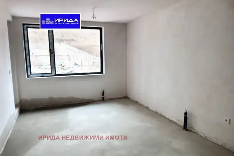 Четиристаен апартамент с изток-западно изложение в Овча купел