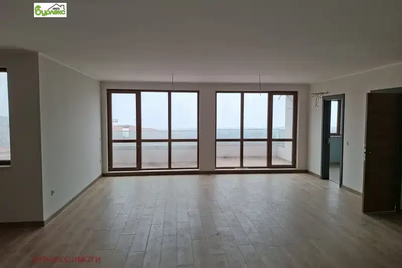 4-bedroom apartment in Varna, Vinica