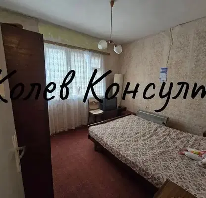 Снимка 2 — 4-стаен апартамент в центъра на Симеоновград с две тераси