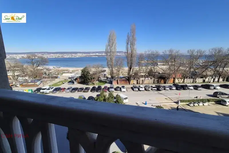 Обзаведен двустаен апартамент с морска панорама в Аспарухово, Варна