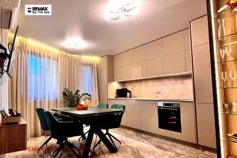 Двустаен апартамент с панорамна тераса и гледка към Варненския залив в Бриз