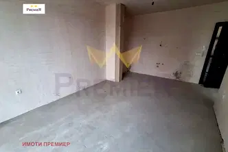 Двустаен апартамент с паркомясто в Бриз, Варна