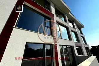 Двустаен апартамент с паркомясто в Бриз, Варна