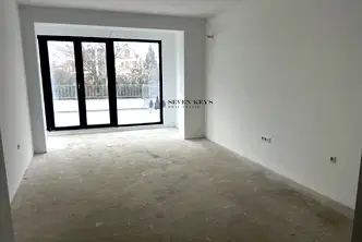 Двустаен апартамент с голяма тераса в Бриз, Варна