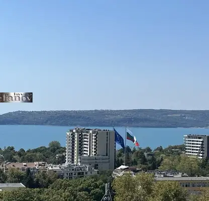 Снимка 5 — Двустаен апартамент с морска панорама в Бриз, Варна
