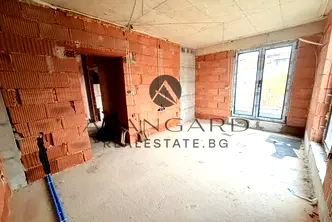 Двустаен мезонет с покривна тераса в Каменица 1, Пловдив