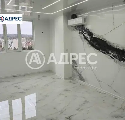 Снимка 3 — Двустаен апартамент в Раз, Център