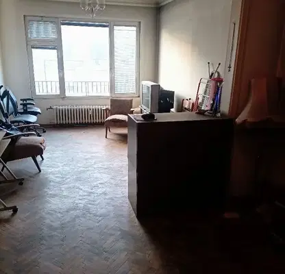 Снимка 3 — Двустаен апартамент с балкон и асансьор в Центъра на София
