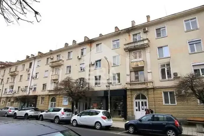 2-стаен апартамент в центъра на Кърджали, тухлено строителство