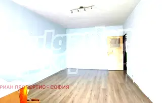 Тристаен апартамент с гледка в Дружба 1, София