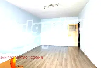 Тристаен апартамент с гледка в Дружба 1, София