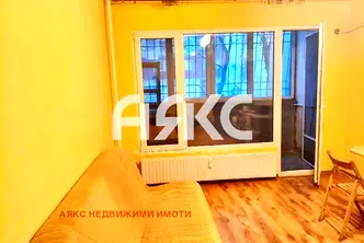 Двустаен апартамент с удобна локация в Дружба 2, София