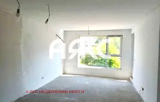 Двустаен апартамент с тераса близо до метростанция в Дружба 2