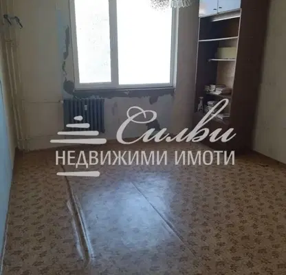 Снимка 3 — Двустаен апартамент в Шумен, Еверест