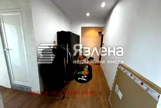 Слънчев двустаен апартамент с нова баня в Хаджи Димитър, София