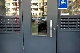 Двустаен панелен апартамент с две тераси в Хаджи Димитър, София