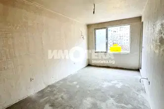 Двустаен апартамент с югоизточно изложение в кв. Христо Смирненски, Пловдив