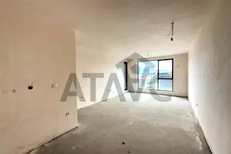 Светъл двустаен апартамент с паркомясто до Гребна база в Пловдив