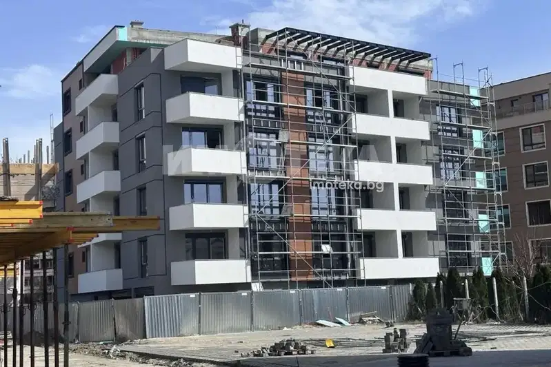 Двустаен апартамент с панорамна тераса в Христо Смирненски, Пловдив