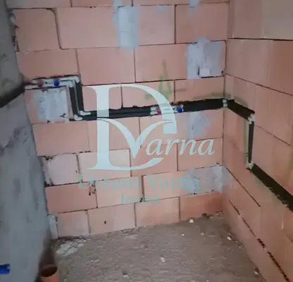 Снимка 2 — Двустаен апартамент с панорамна тераса в Колхозен пазар, Варна