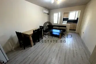 Двустаен апартамент с източно изложение в Кършияка, Пловдив