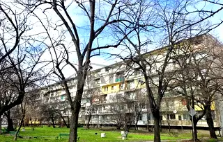 Двустаен апартамент с южна тераса в кв. Гагарин, Пловдив