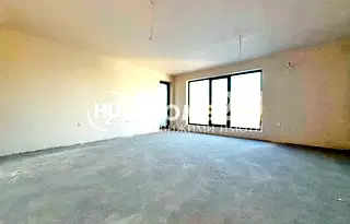 Луксозен двустаен апартамент с просторна дневна зона в Кършияка