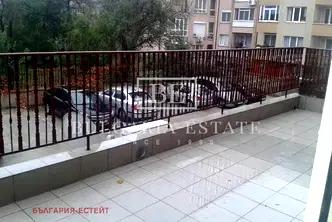 Просторен 2-стаен апартамент с голяма тераса в Левски, Варна