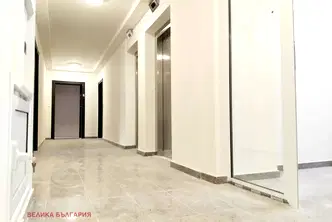 Слънчев двустаен апартамент в Люлин 2 с удобна локация