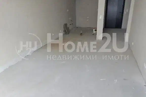 Двустаен апартамент с частен двор в Малинова долина, София
