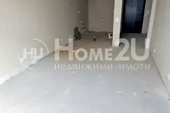 Двустаен апартамент с частен двор в Малинова долина, София
