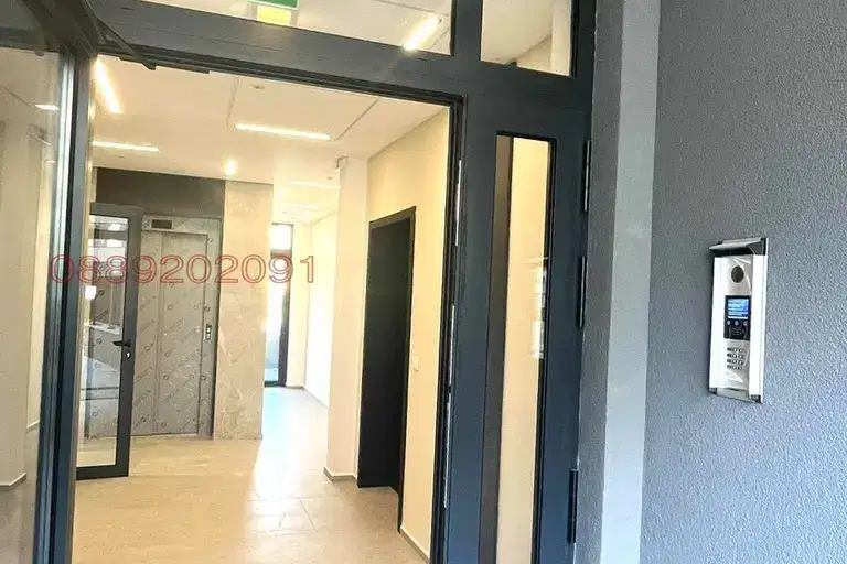 Двустаен апартамент в Манастирски ливади с тераса
