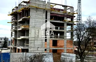 Двустаен апартамент с южно изложение и морска панорама в Младост 2