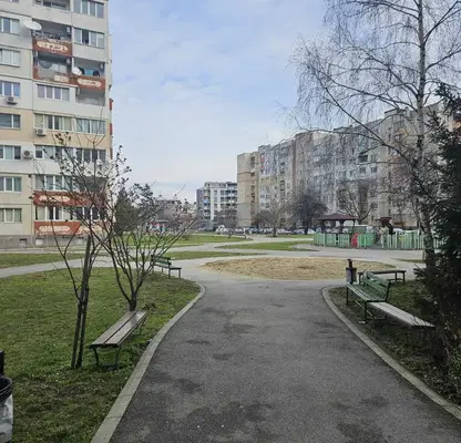 Снимка 2 — Двустаен апартамент с южно изложение в Надежда 1, София