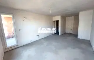Двустаен апартамент с тераса в спокоен район Остромила, Пловдив