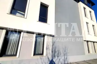 Двустаен апартамент с голяма тераса в Остромила, Пловдив