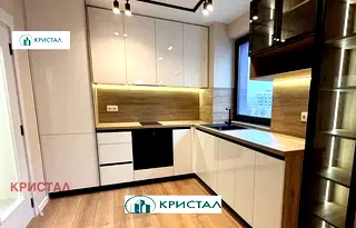 Двустаен апартамент с луксозно обзавеждане в Остромила, Пловдив