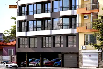 Двустаен апартамент във Варна, Погреби