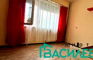 Двустаен апартамент с югоизточно изложение в Полигона, София