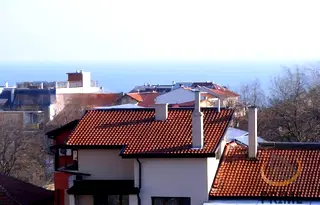 Двустаен апартамент с югозападно изложение и морска гледка в Сарафово