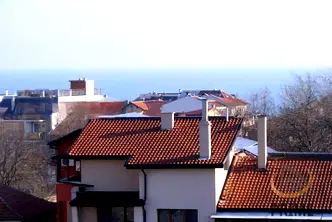 Двустаен апартамент с югозападно изложение и морска гледка в Сарафово