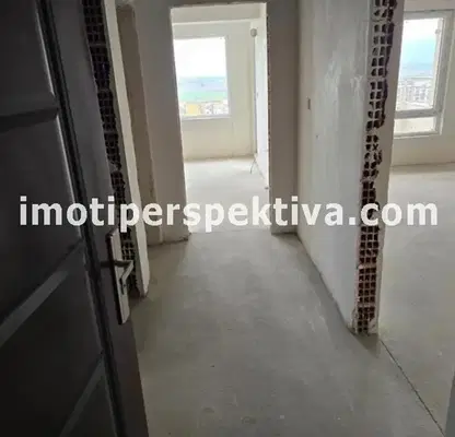 Снимка 3 — Двустаен апартамент с тераса близо до Форума в Пловдив