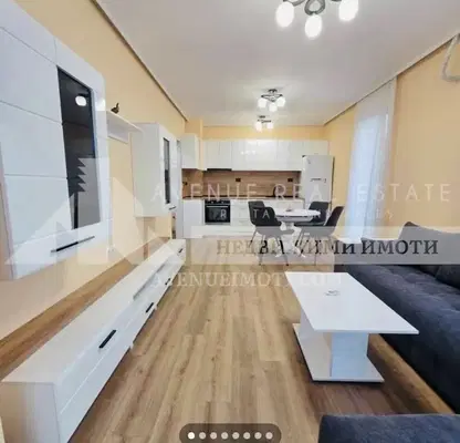 Снимка 3 — Двустаен апартамент с тристранно изложение в Тракия, Пловдив