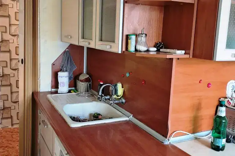 Bright two-room apartment with separate kitchen in Vladislav Varnenchik